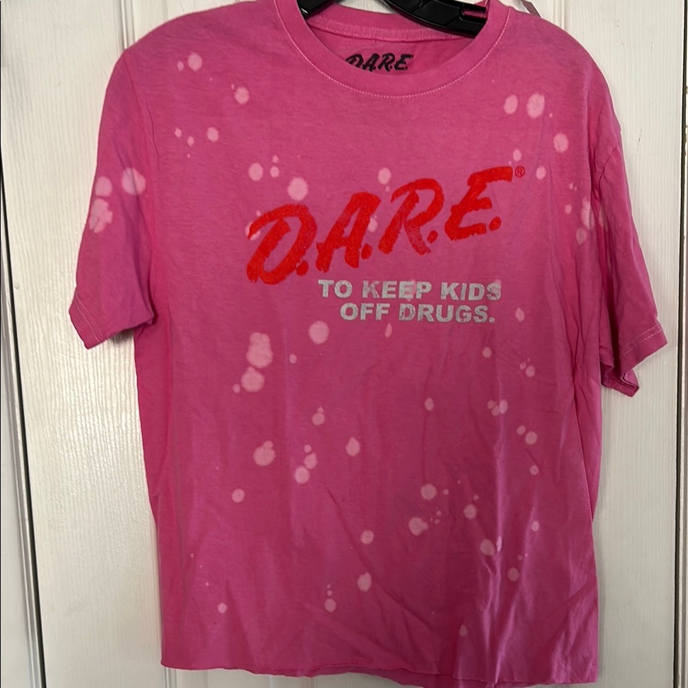 D.A.R.E TO KERO KIDS OFF DRUGS SIZE S/P NWT